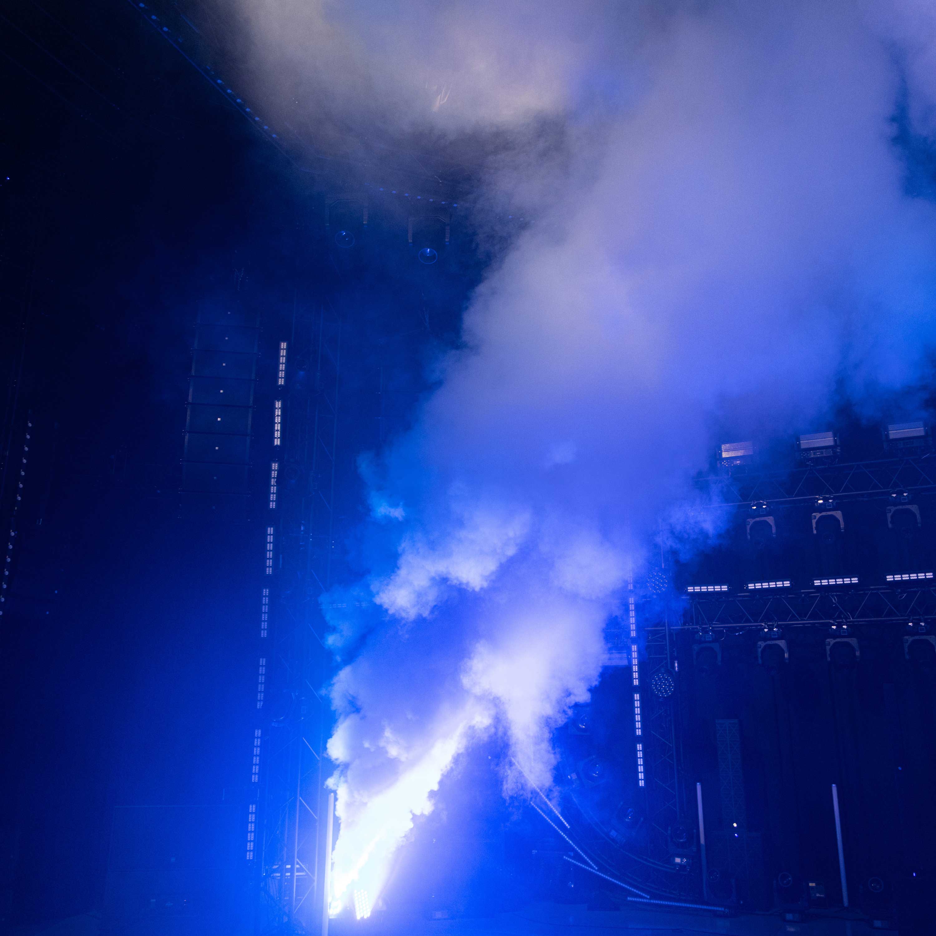 Evolite Pro FogJet Co2 – Indoor CO2-Style Jet Fog Machine with RGB LEDs