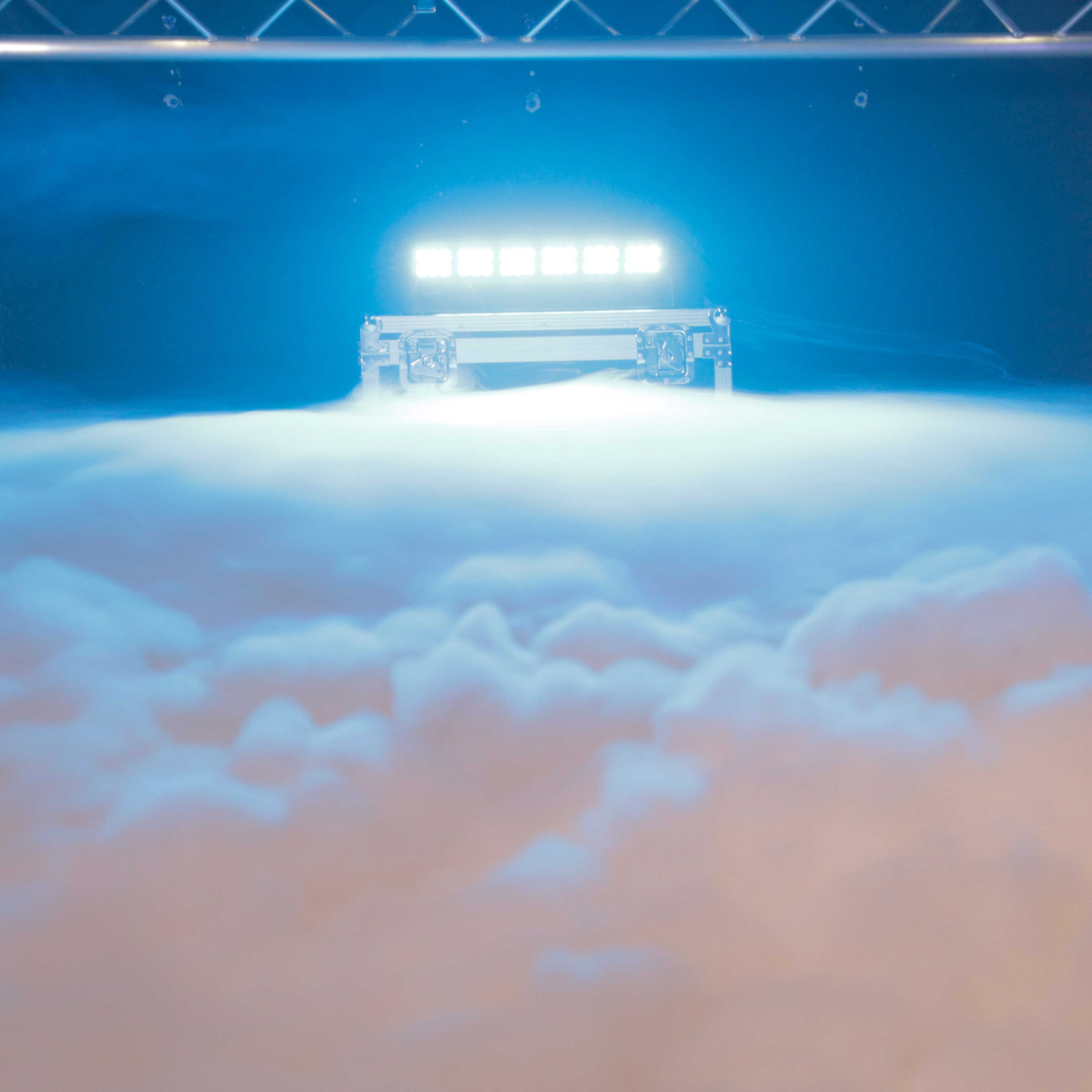 Evolite HeavyFog 2000C – Professional Low Fog Machine in Flight Case (2000W)